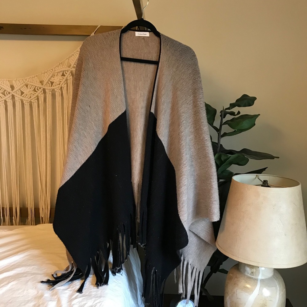 One-Size Two-Toned Calvin Klein Fringe Shawl